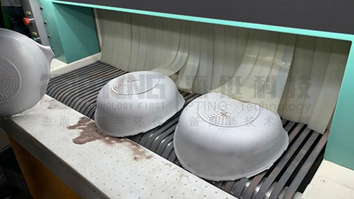 派挺智能喷砂机——炊具厨具家电行业应用